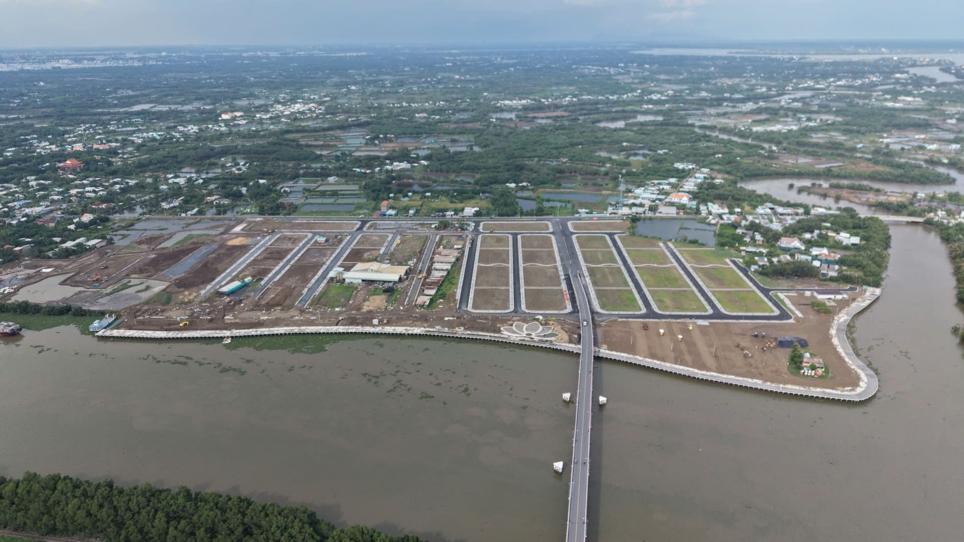 Hình ảnh thực tế tiến độ thi công toàn cảnh dự án An Phước Riverside từ trên cao